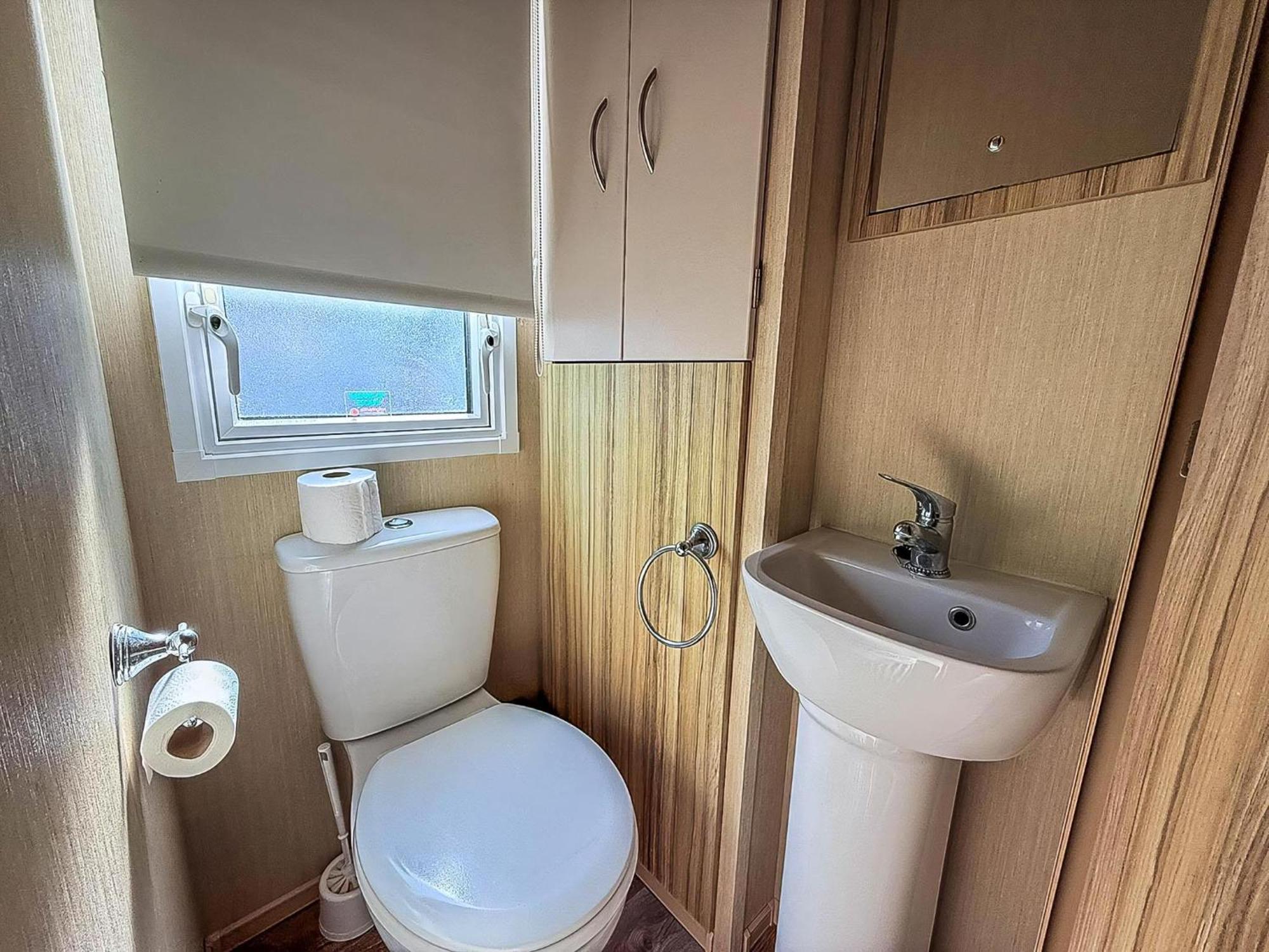 Great 8 Berth Caravan In Norfolk Near To Great Yarmouth Ref 20178Bs Hopton on Sea Exterior photo