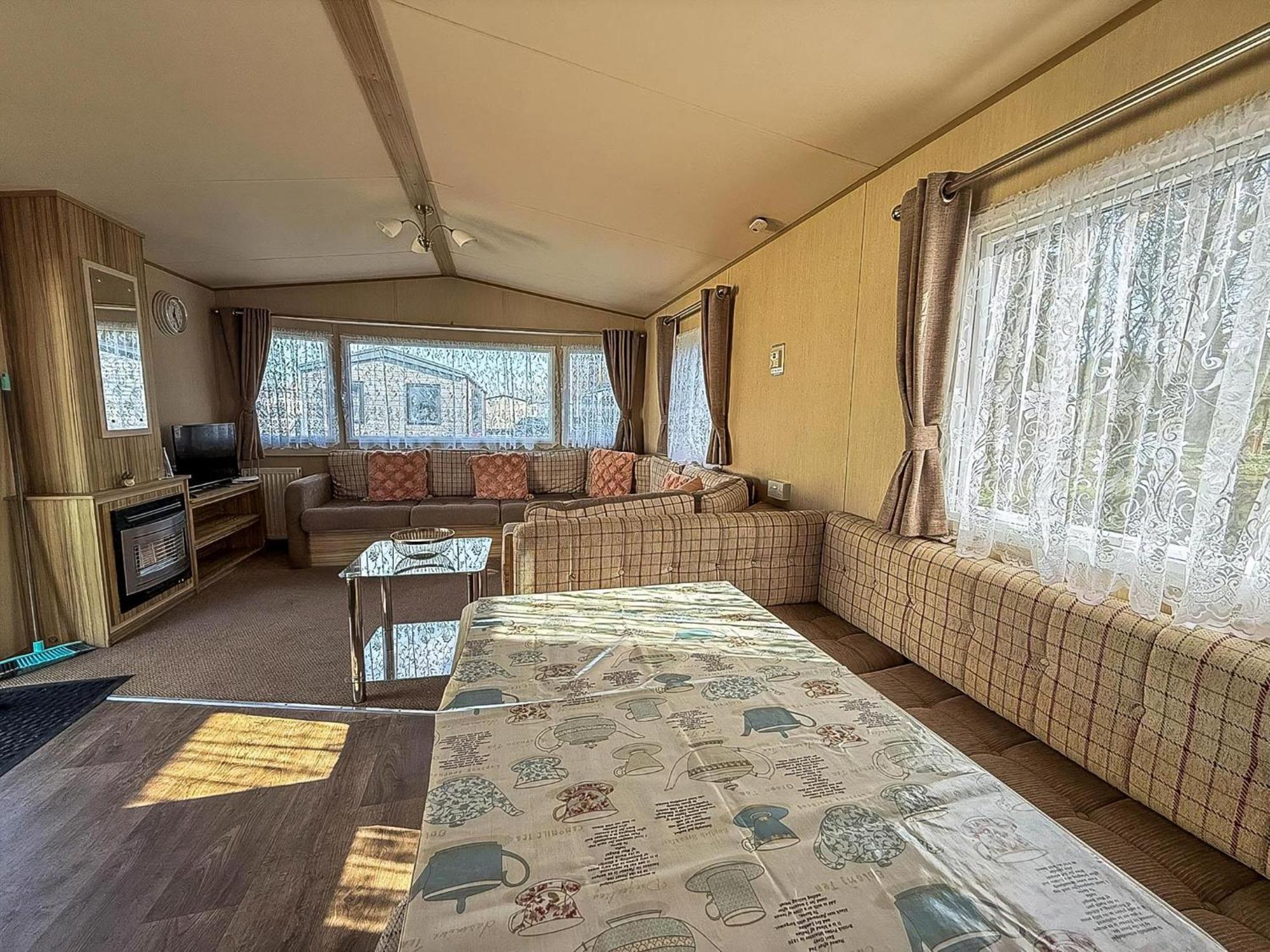Great 8 Berth Caravan In Norfolk Near To Great Yarmouth Ref 20178Bs Hopton on Sea Exterior photo