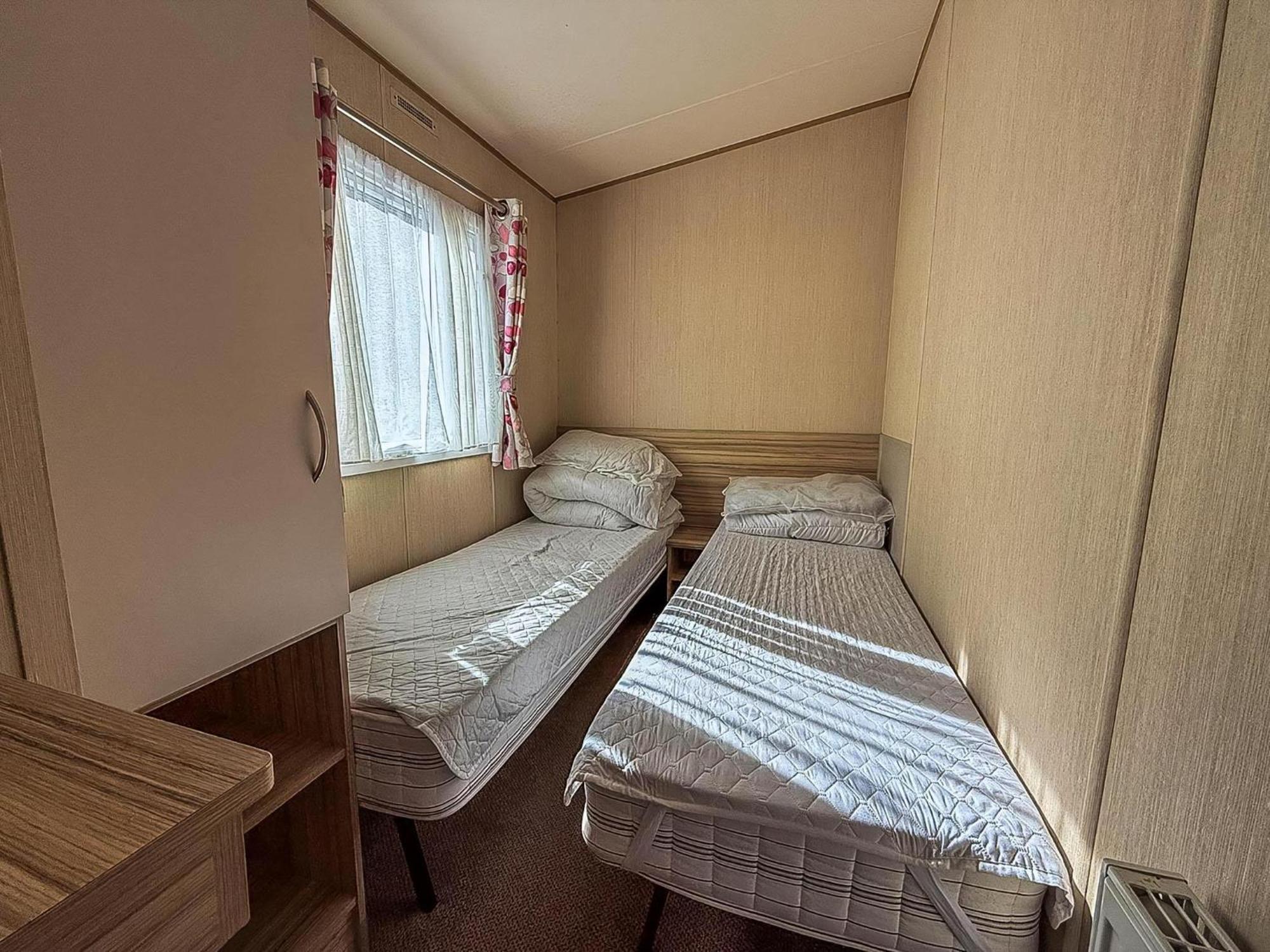 Great 8 Berth Caravan In Norfolk Near To Great Yarmouth Ref 20178Bs Hopton on Sea Exterior photo